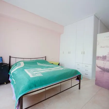 Elias Apartment